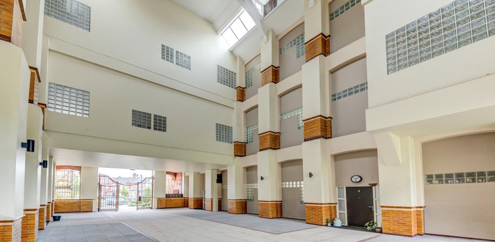 			Studio Apartment, 1 bath, 1 reception Flat			 Cooper Road, WILLESDEN GREEN/DOLLIS HILL